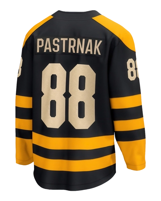 альтернативное джерси Давида Пастрняка Boston Bruins 2023 Winter Classic, вид спереди